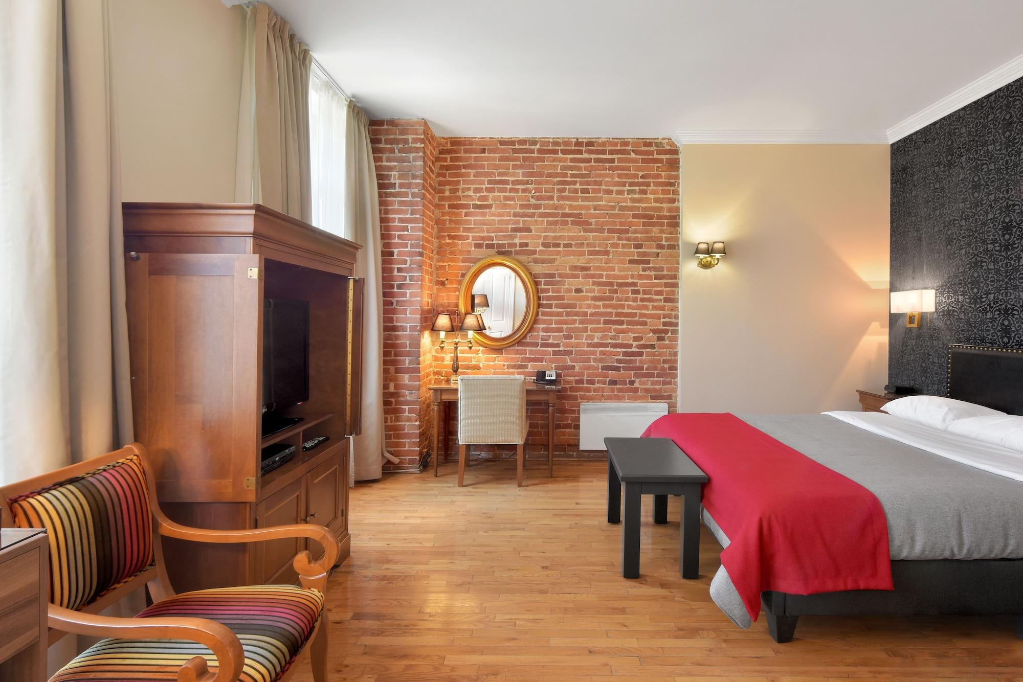 Hotel Bonaparte Montreal