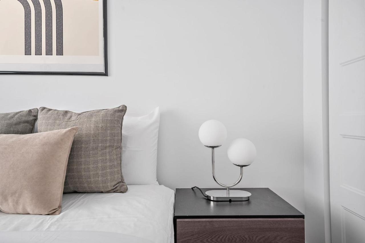 Holiday home Brand New Contemporary 2-bedroom Montreal