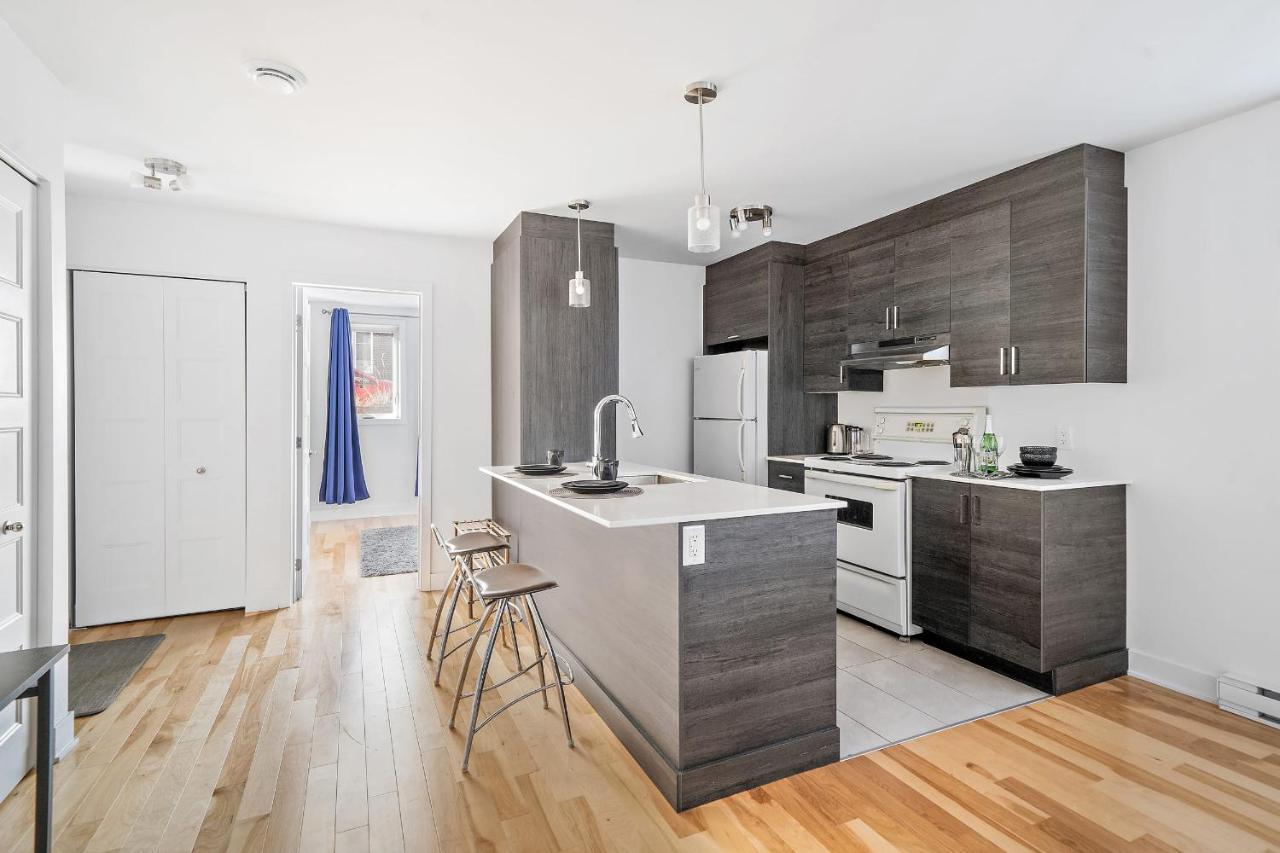 Holiday home Brand New Contemporary 2-bedroom Montreal