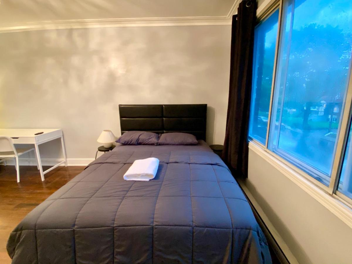 - Affordable With Smart Tv, Shared Kitchen *