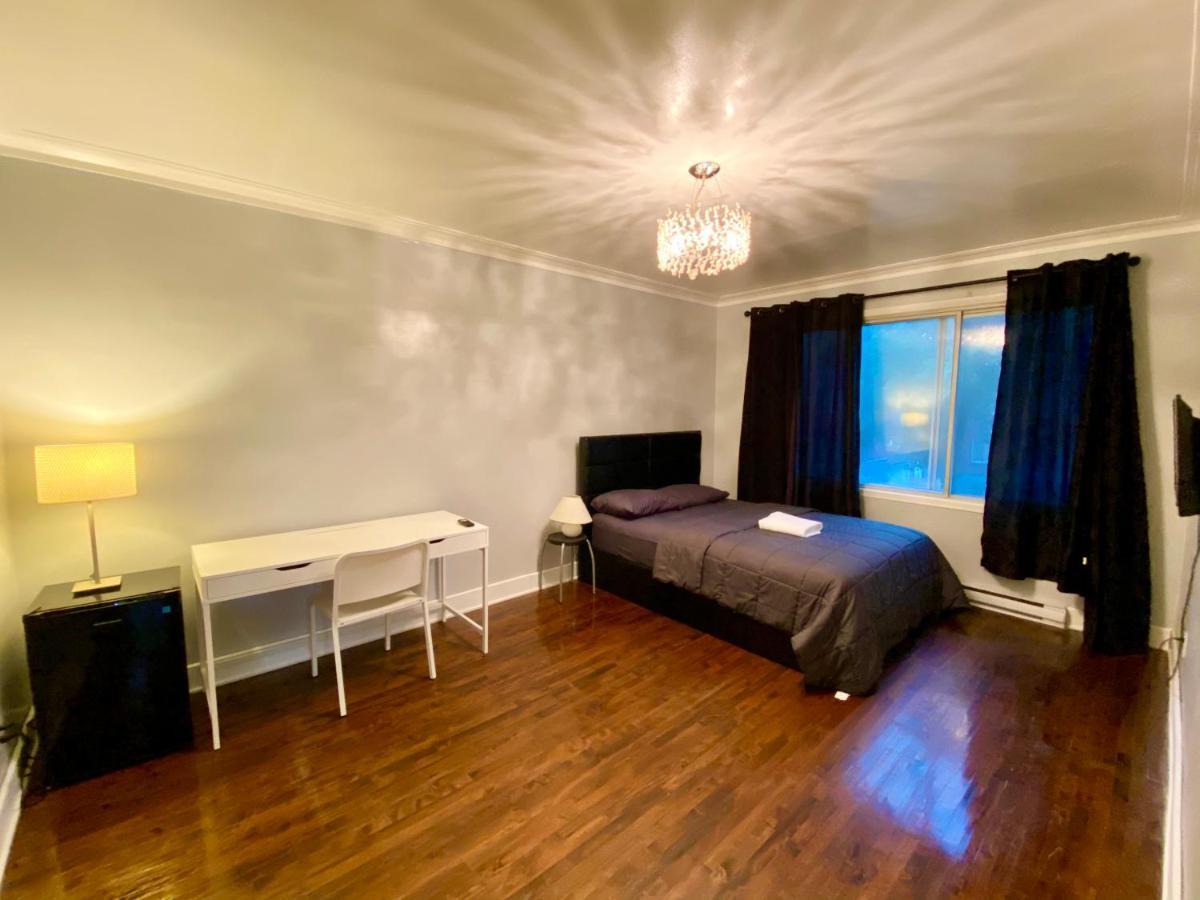 - Affordable With Smart Tv, Shared Kitchen Montreal