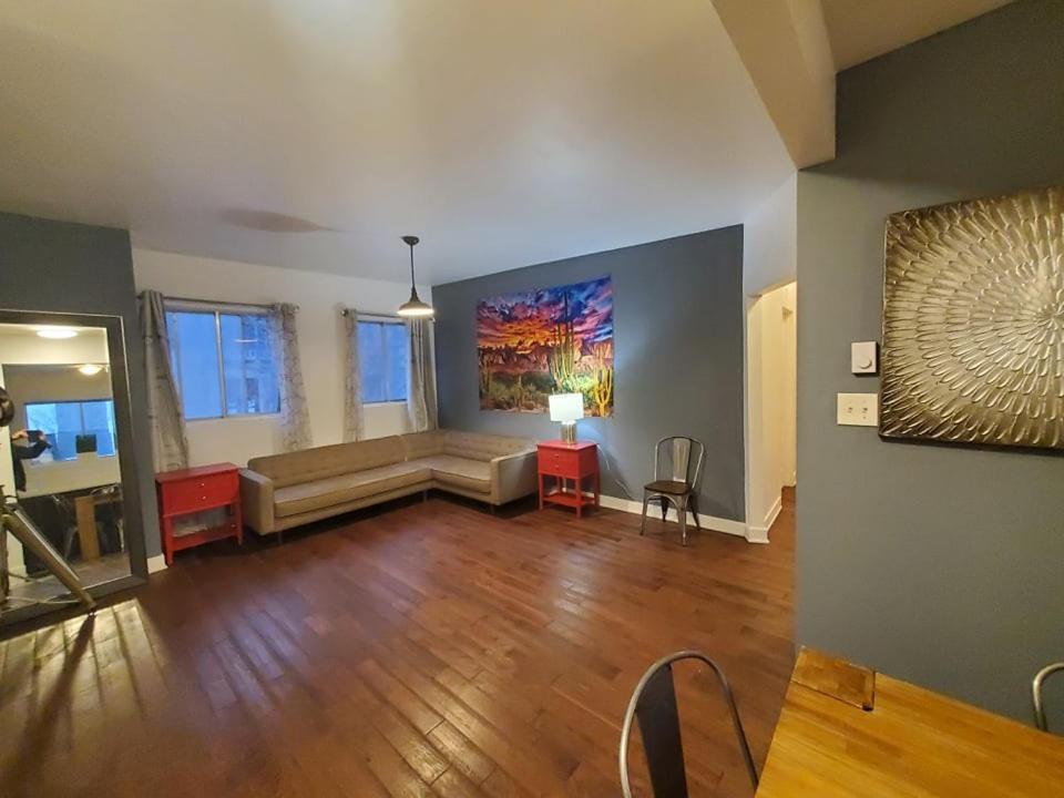 Full Kitchen / Metro Atwater / High Speed Internet Homestay
