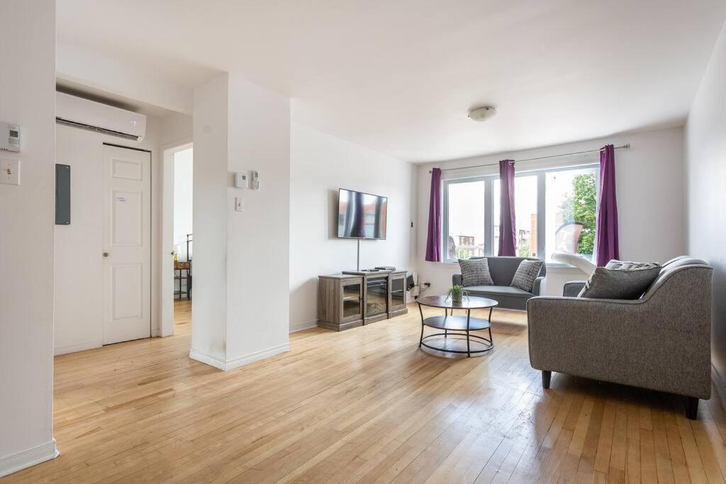 Lovely Unit With Balcony~ Autoroute 40