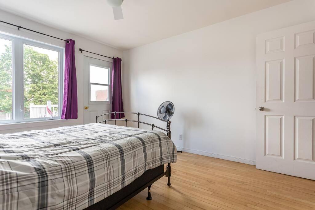 Apartment Lovely Unit With Balcony~ Autoroute 40 Montreal