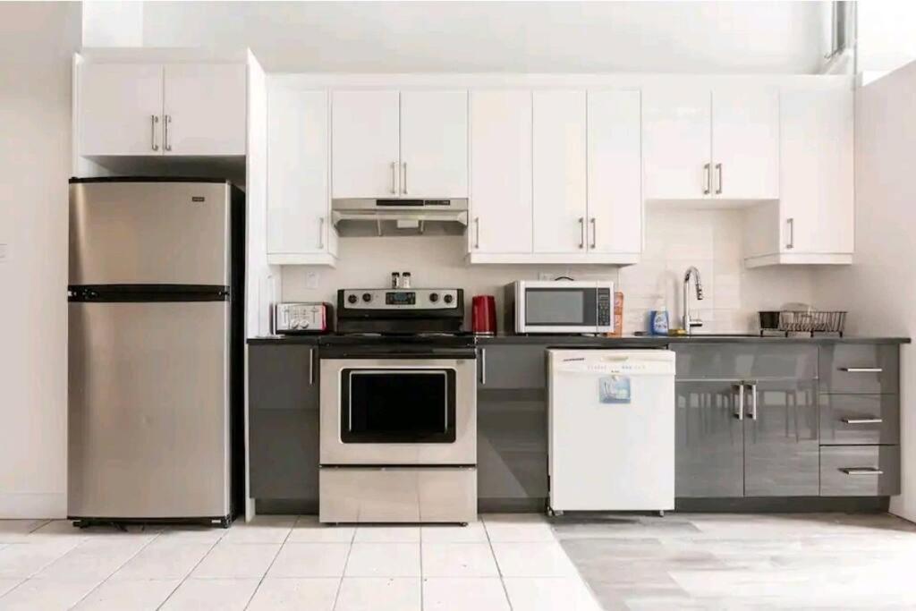 No2 Plaza St-hubert Metro Jean-talon Jarry Parc Apartment *