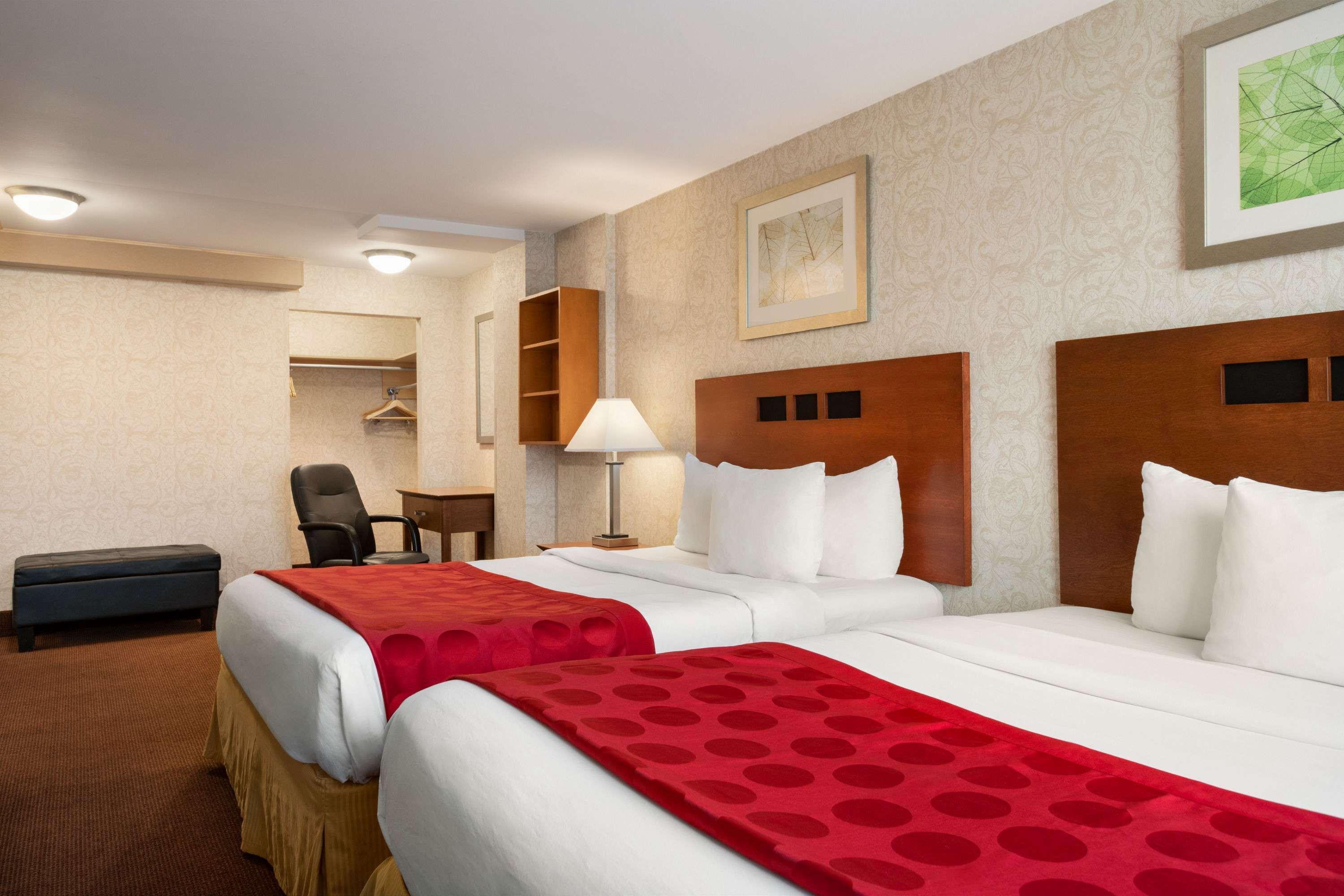 Ramada Plaza By Wyndham 3* Montreal