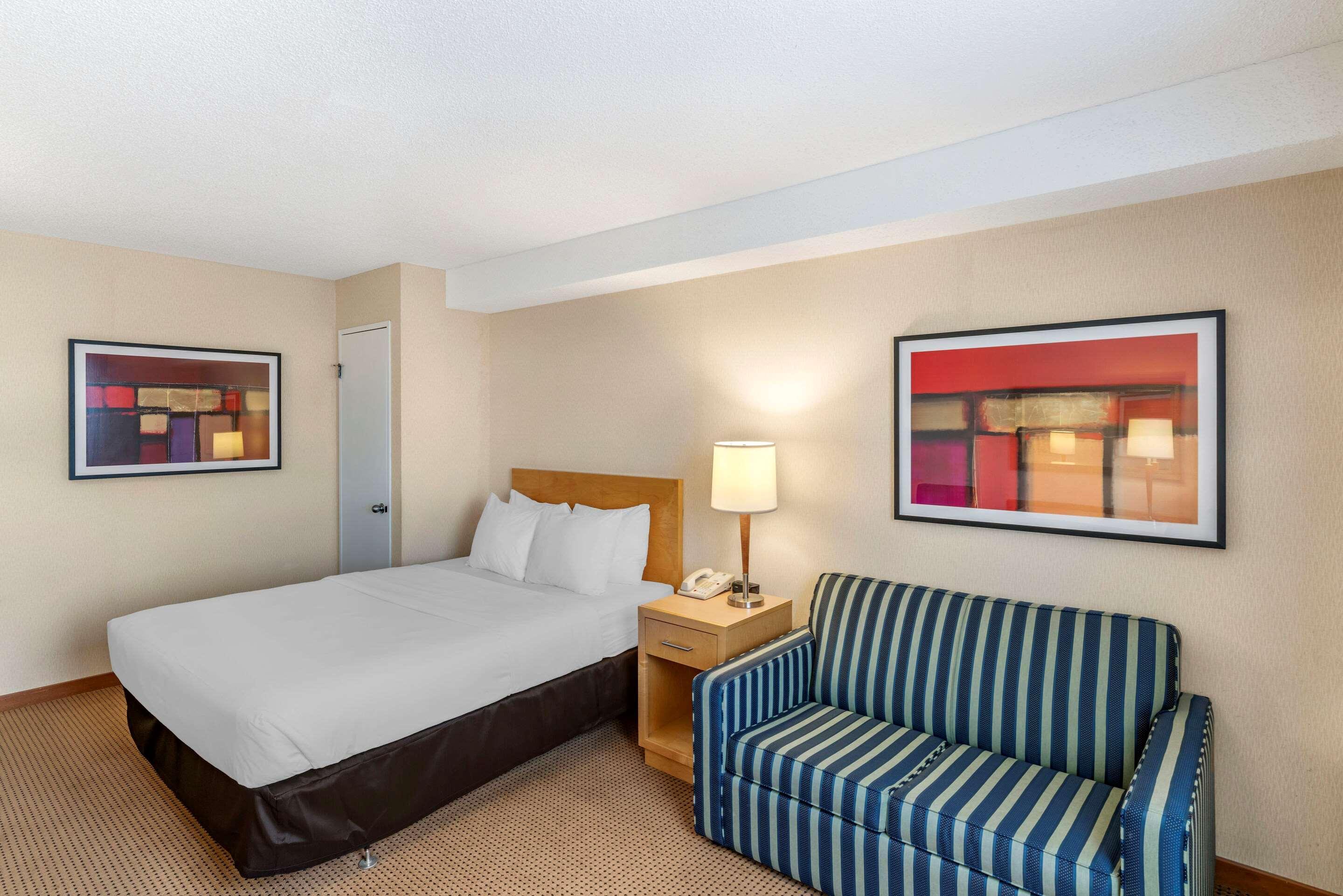 Quality And East Hotel