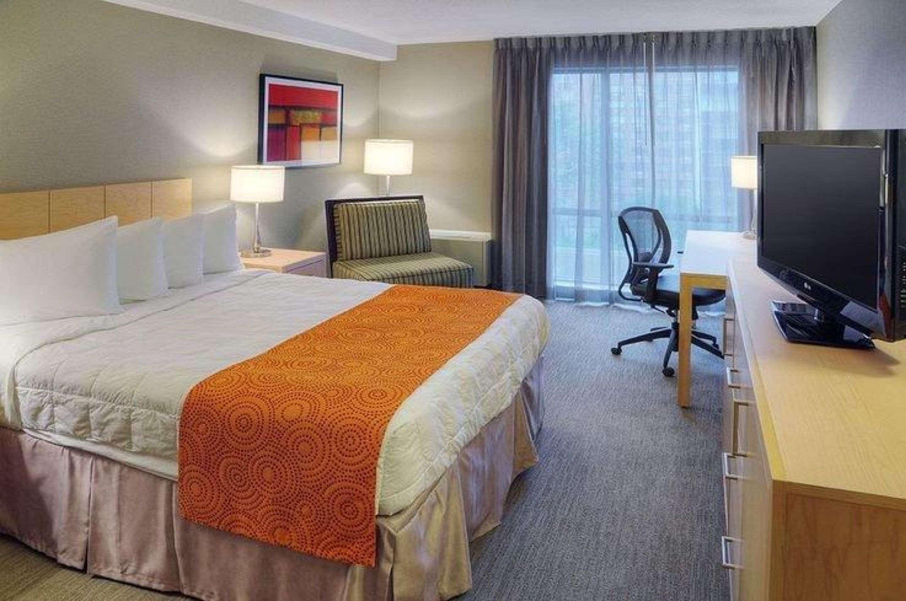 Quality And East Hotel Montreal