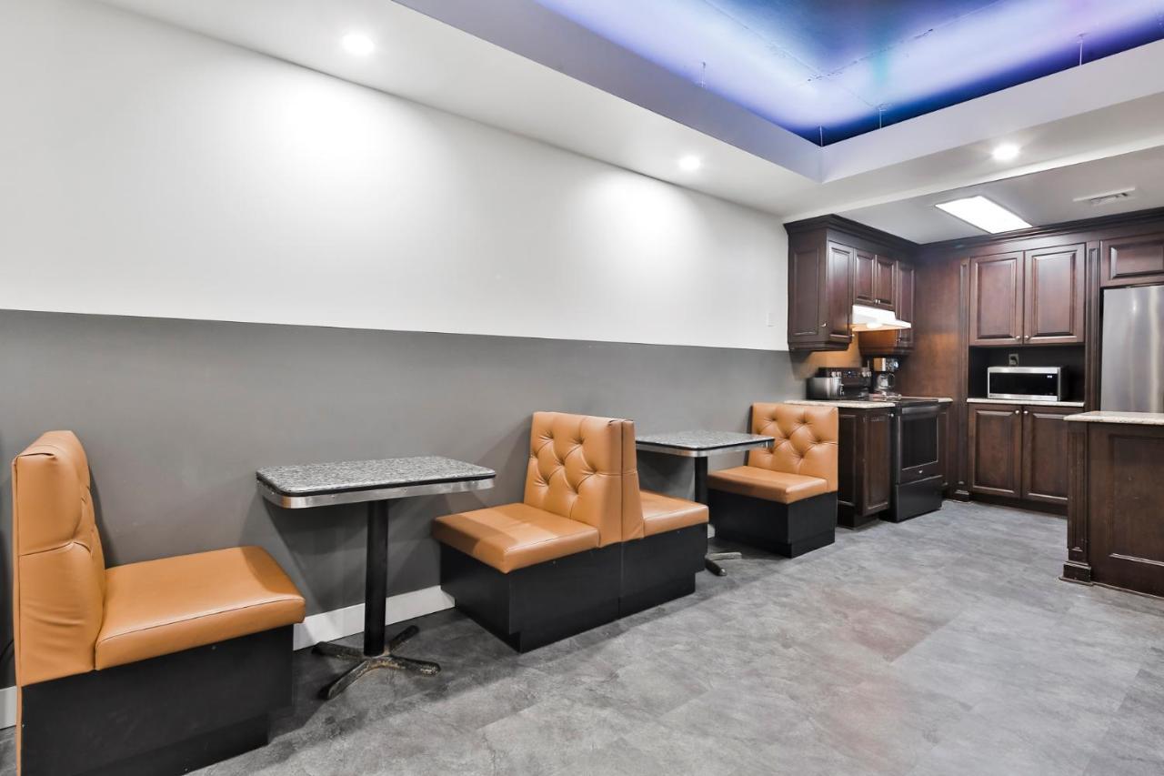 Hostel Pod Montreal