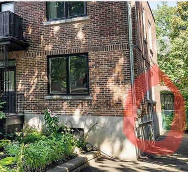 Lovely, Fully Equipped Bachelor, Close To All Needs! Apartment *
