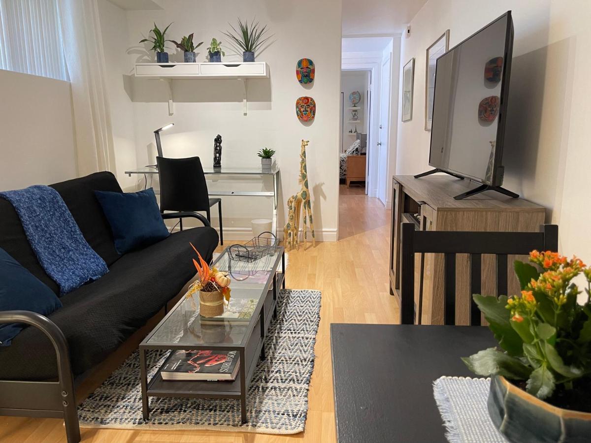 Apartment Cozy In Great Location With Free Parking - 31 Night Minimum *