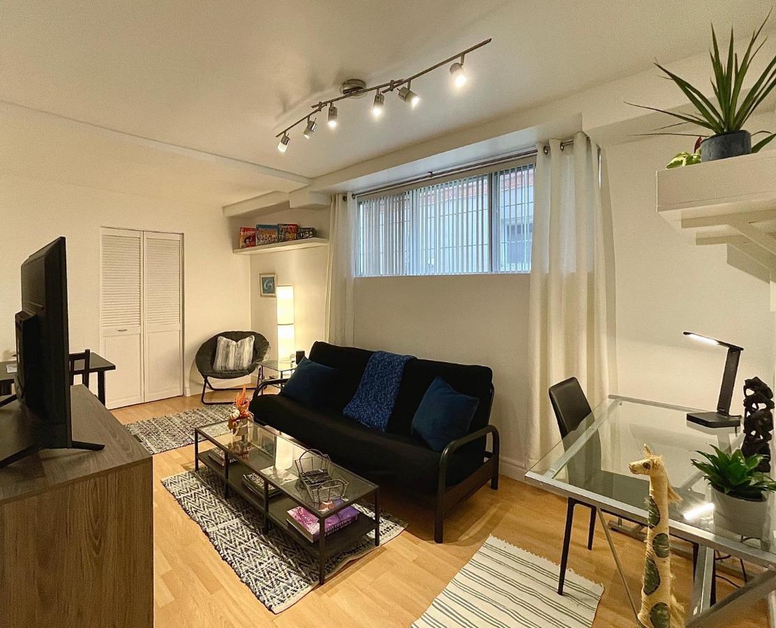 Cozy In Great Location With Free Parking - 31 Night Minimum Apartment *
