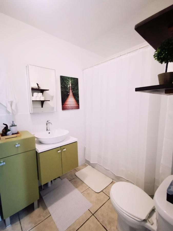 Apartment Plush 2 Bedroom Unit 5min Downtown Off Wellington *