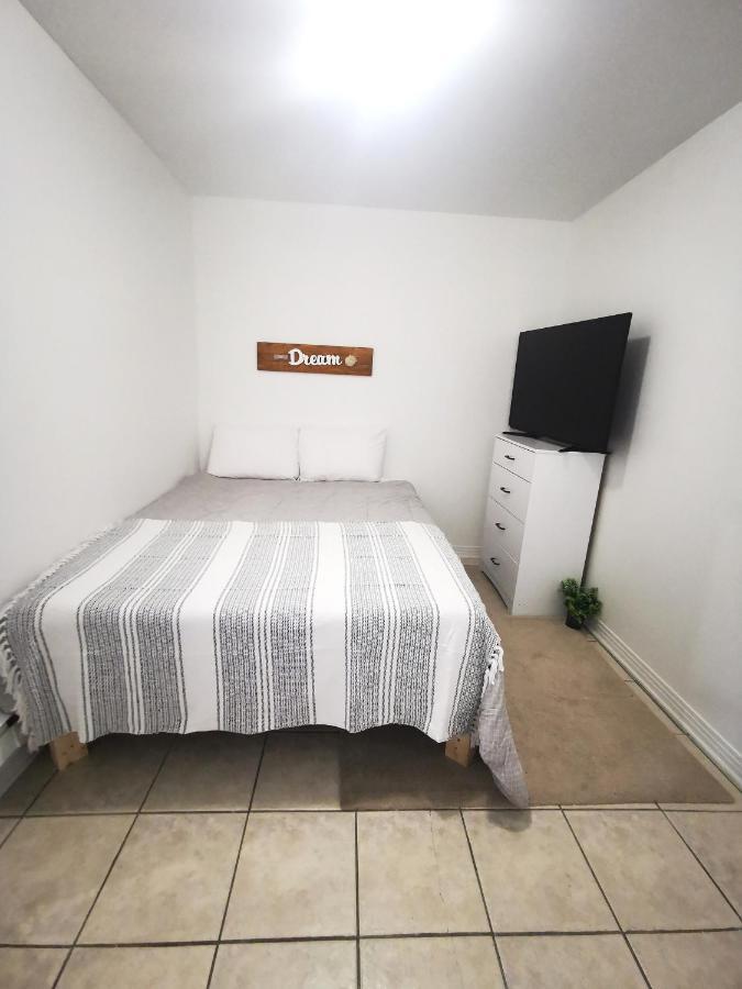 Plush 2 Bedroom Unit 5min Downtown Off Wellington Montreal