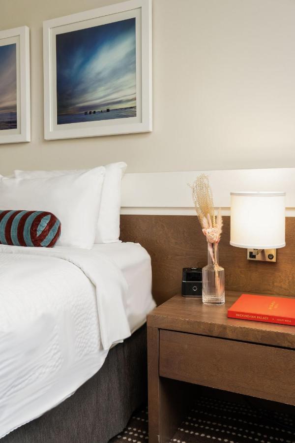 2170 Lincoln Downtown 4*