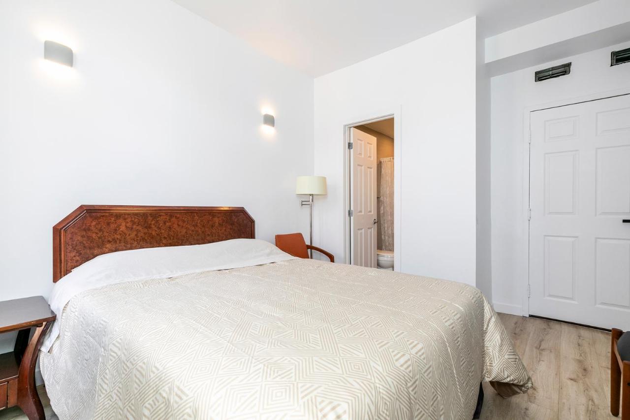 Le Coach Inn *