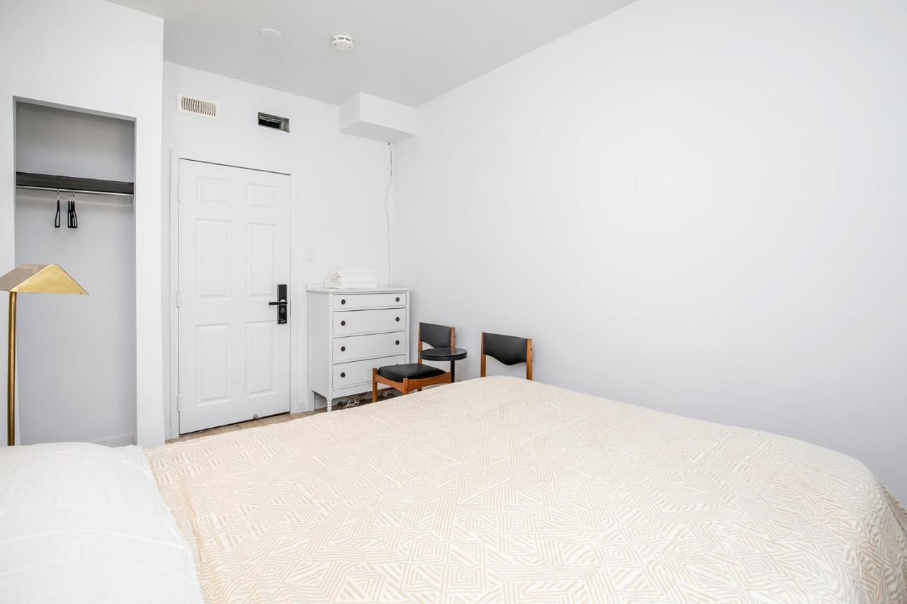 Inn Le Coach Montreal