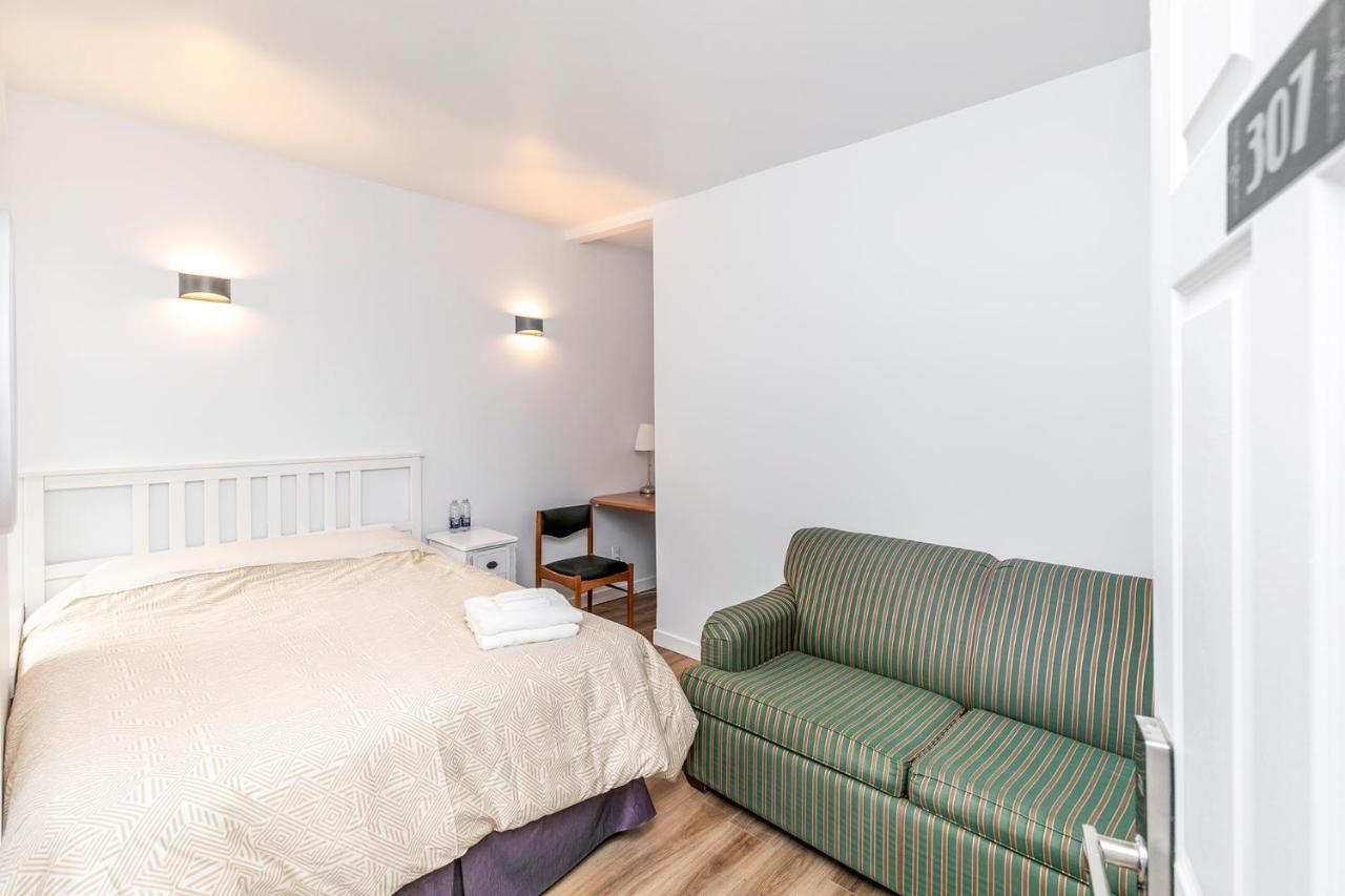Inn Le Coach Montreal