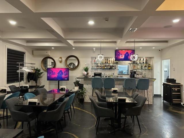 Hotel Days By Wyndham East Montreal