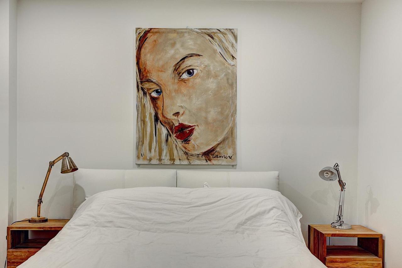 Modern In Ndg Apartment *