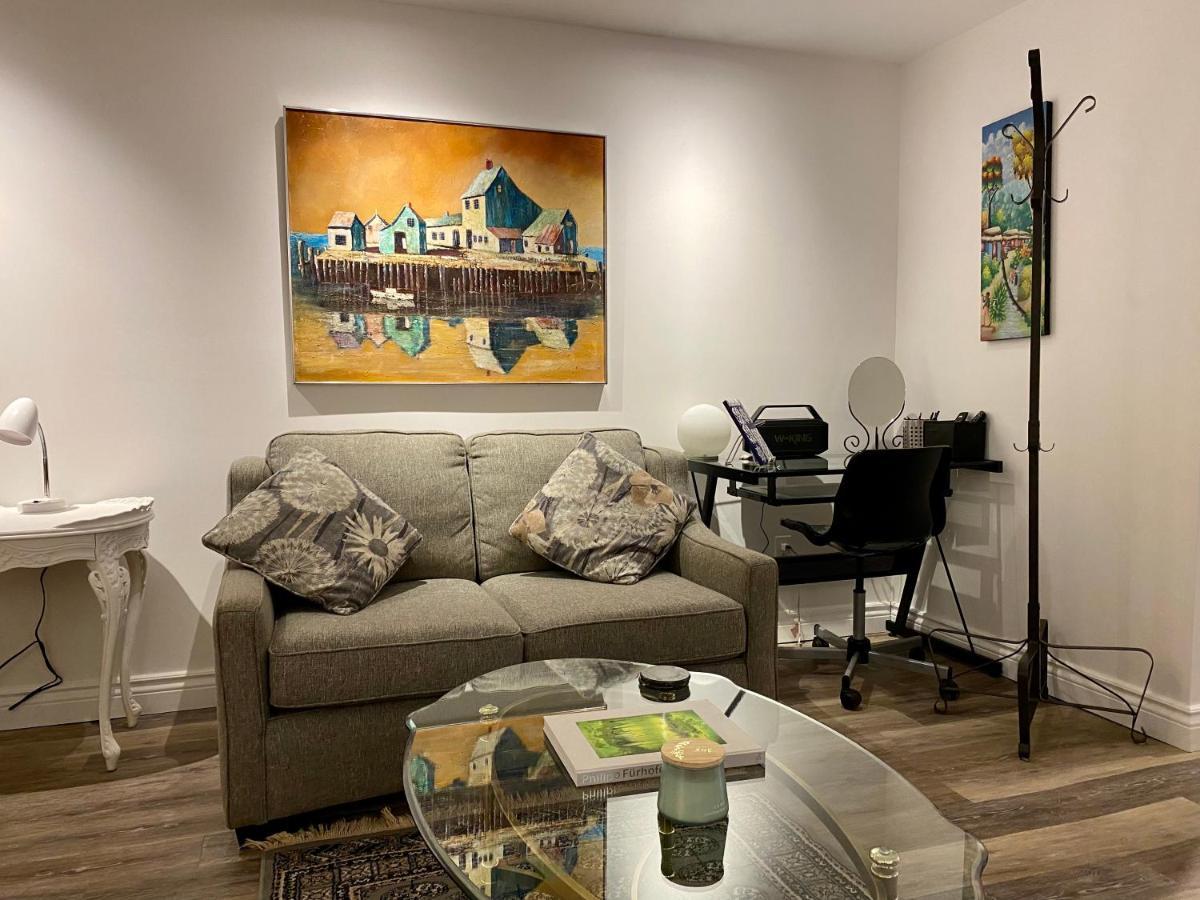 Lovely, Fully Equipped Bachelor, Close To All Needs!