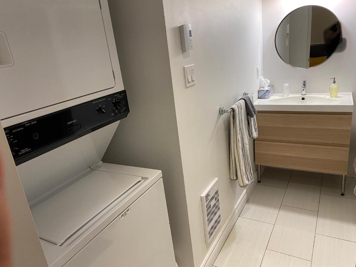 Lovely, Fully Equipped Bachelor, Close To All Needs! * Montreal