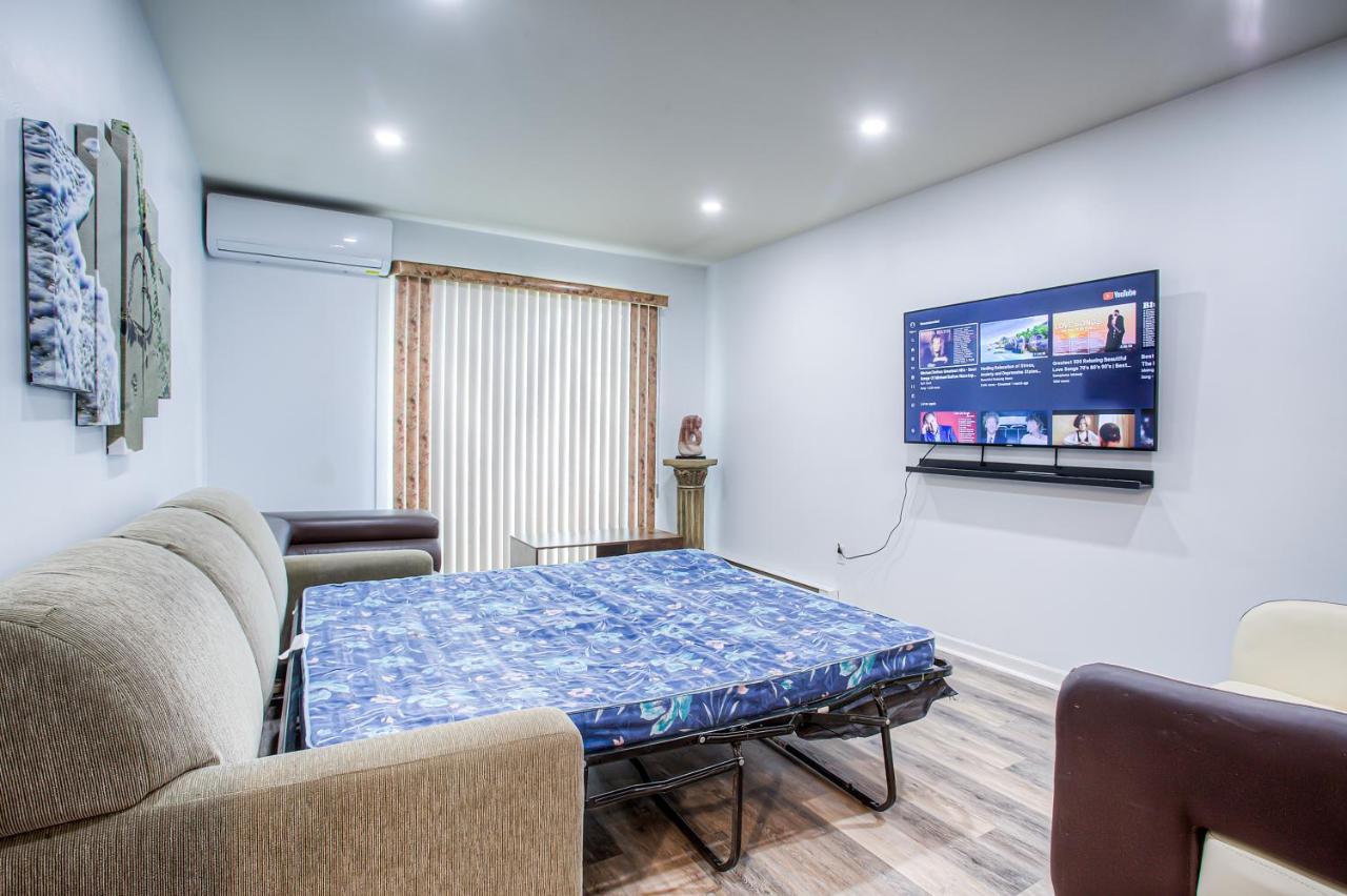 Family Friendly Parking Available Apartment Montreal