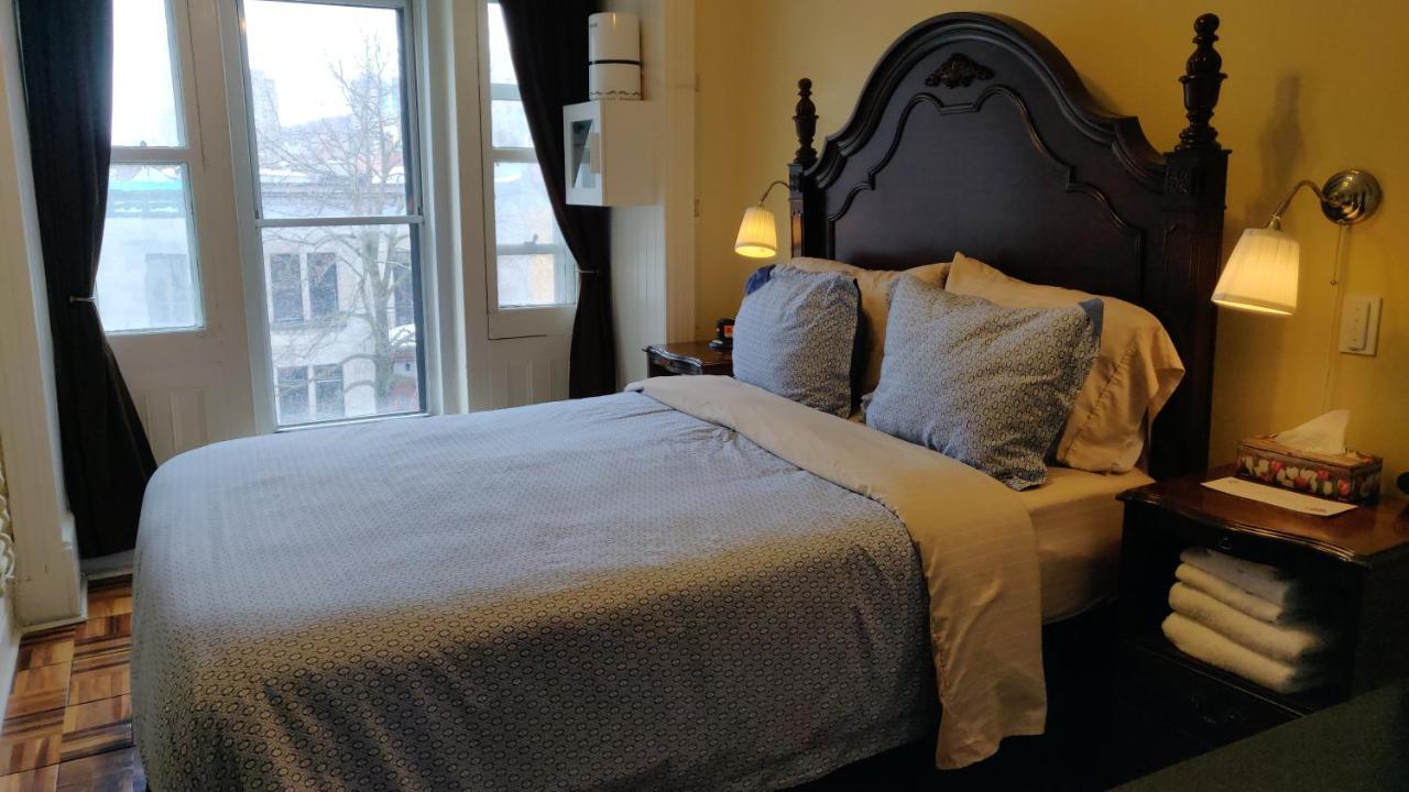 Gingerbread Manor Bed & Breakfast