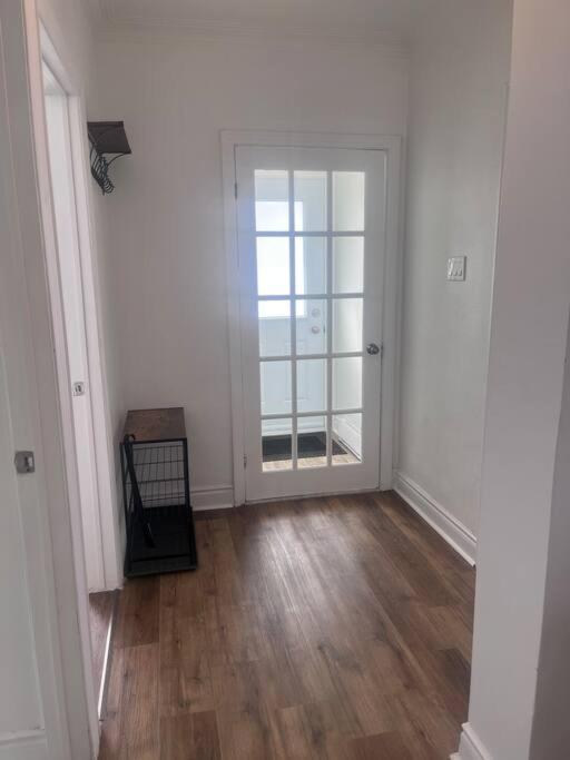 Apartment Renovated 2bedrooms With Free Parking Montreal