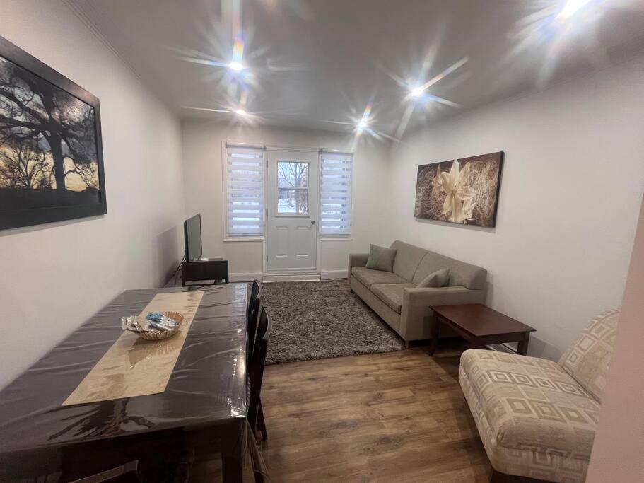 Renovated 2bedrooms With Free Parking
