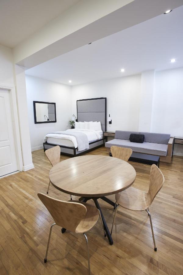 & Carre Saint-louis Inn 3*