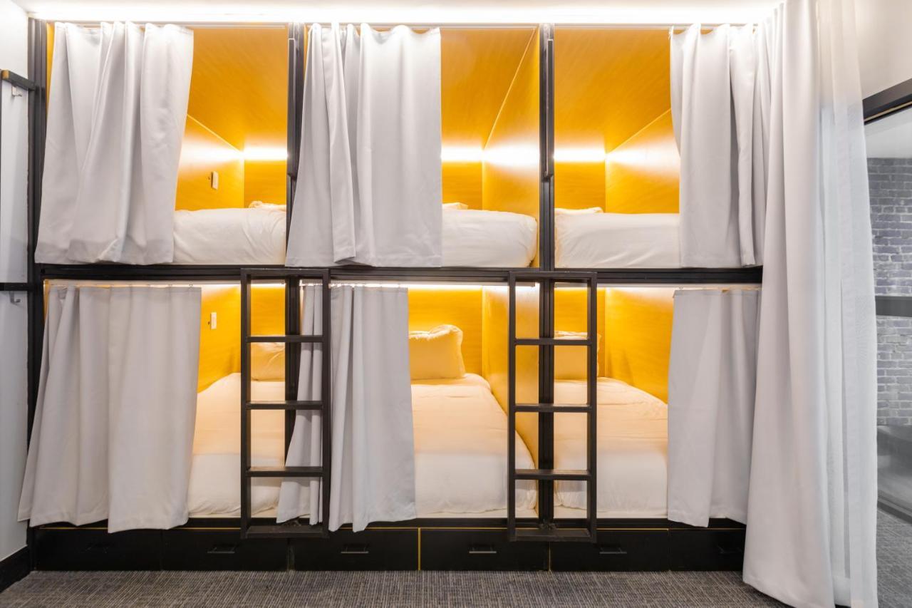 Capsule hotel Parc Avenue *