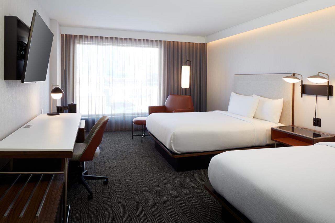 Courtyard Midtown Hotel