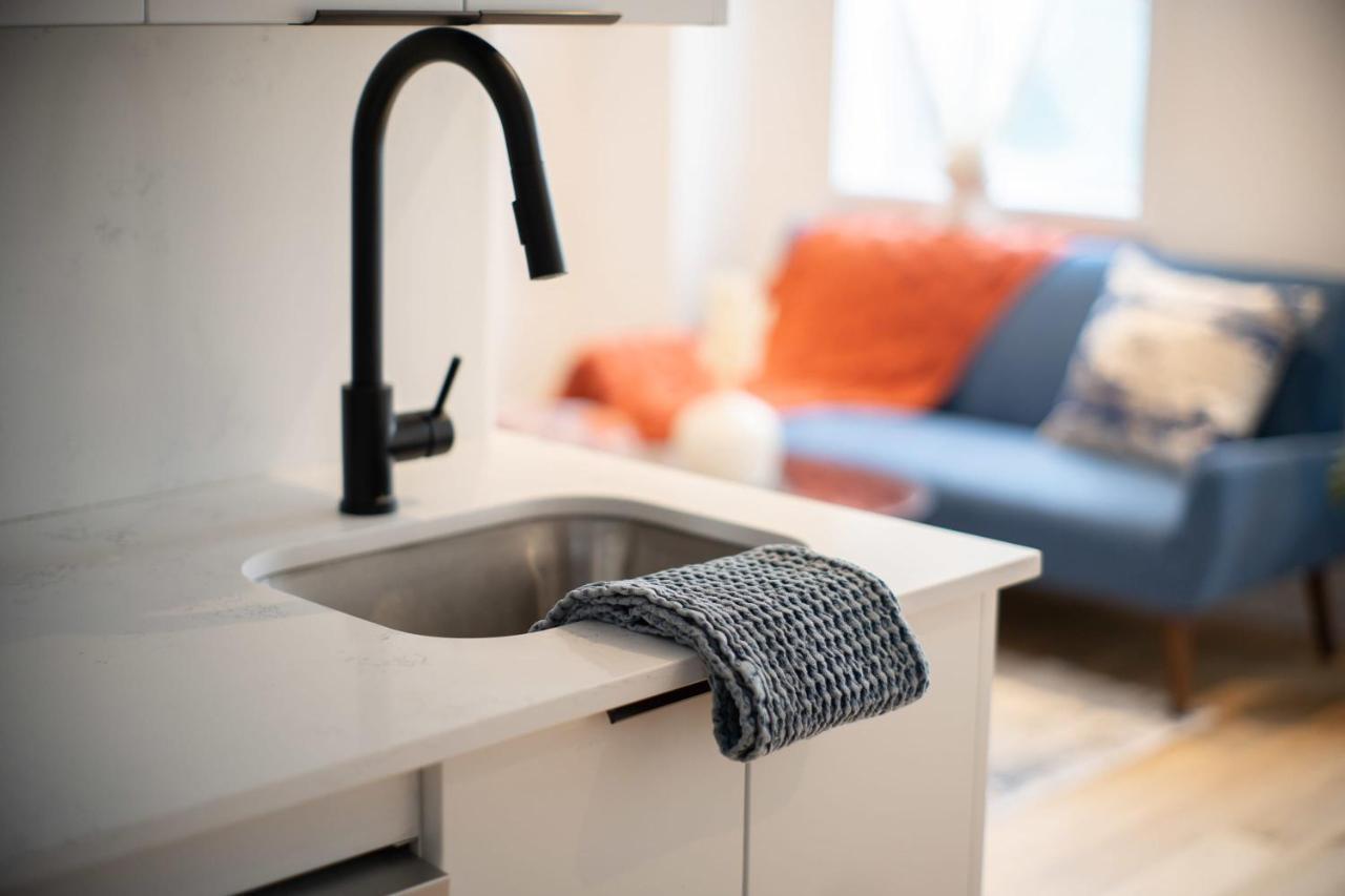 Tranquil 1br Near Metro - Your Downtown Haven *
