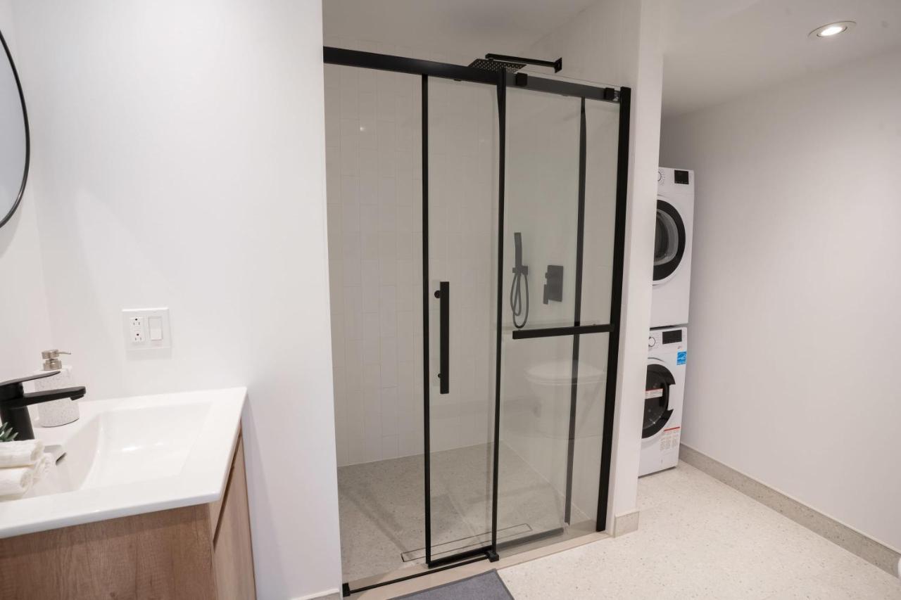 Apartment Tranquil 1br Near Metro - Your Downtown Haven Montreal