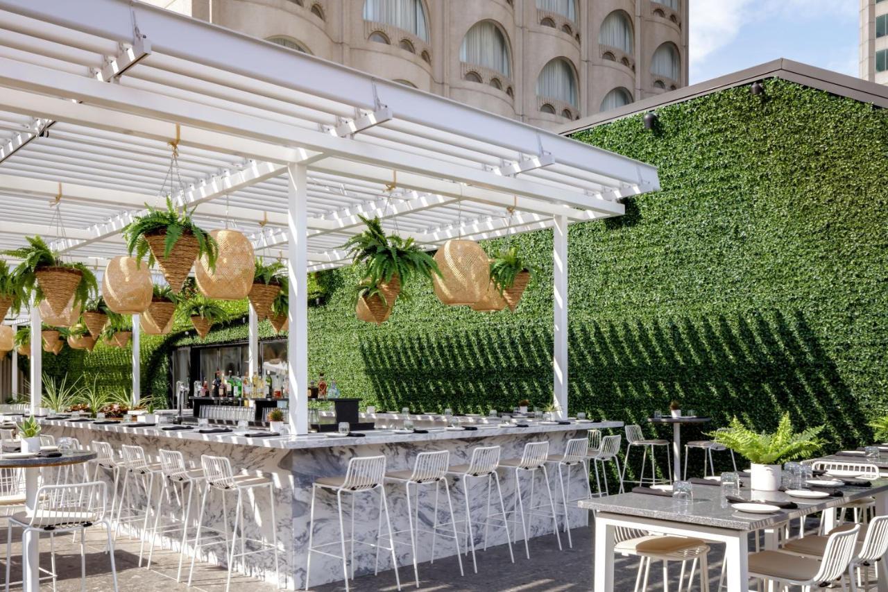 Marriott Chateau Champlain 4*