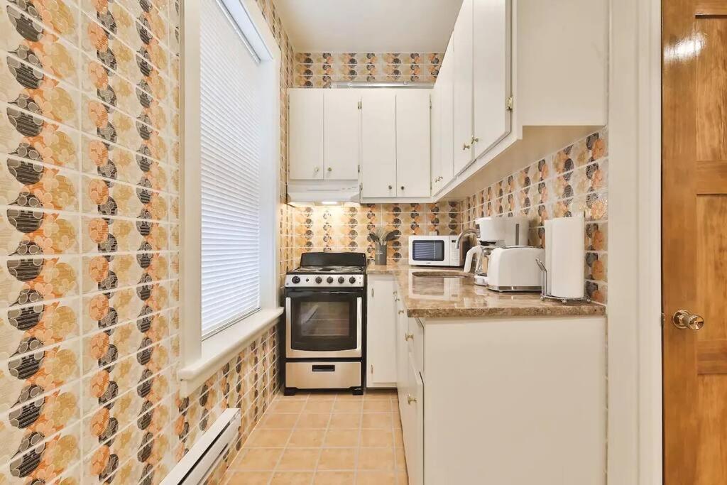 Unique 1 Bedroom Unit In A Perfect Location Apartment