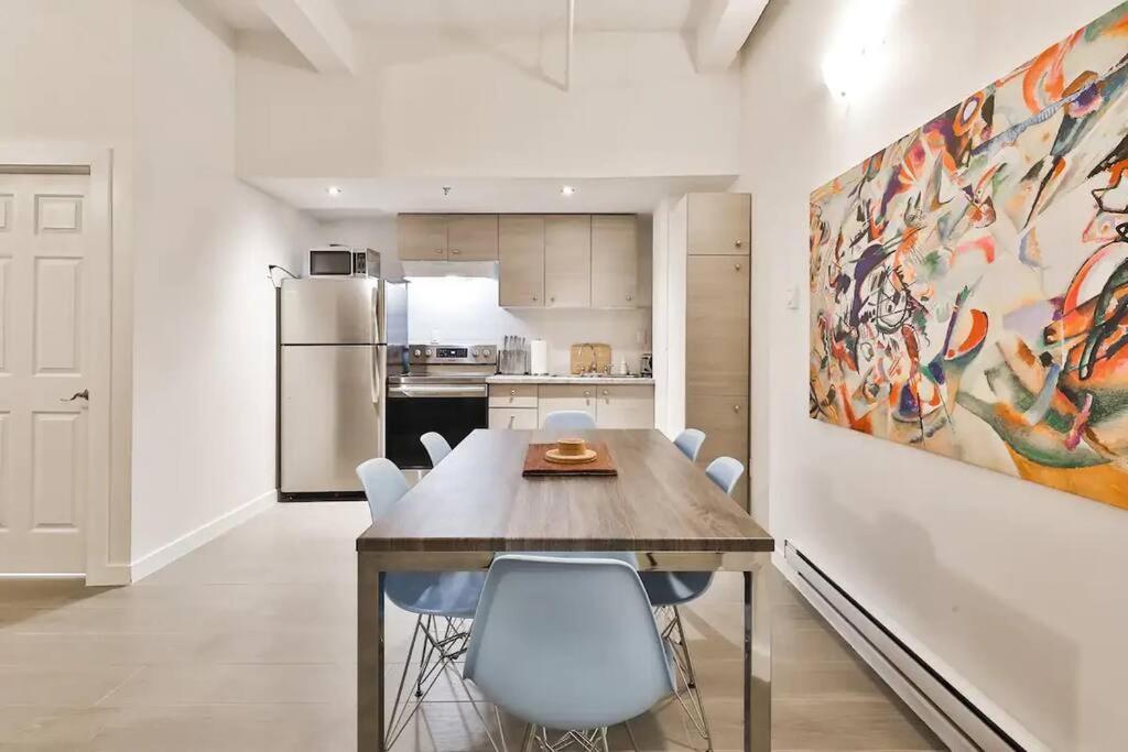 Amazing Location And Trendy Neighborhood Montreal
