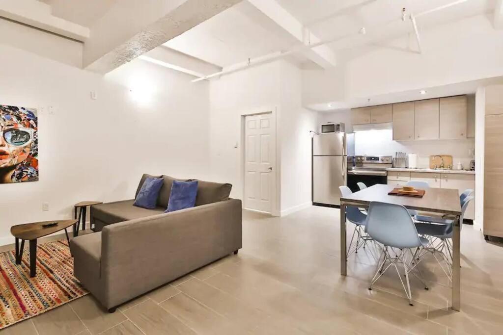 Amazing Location And Trendy Neighborhood Apartment