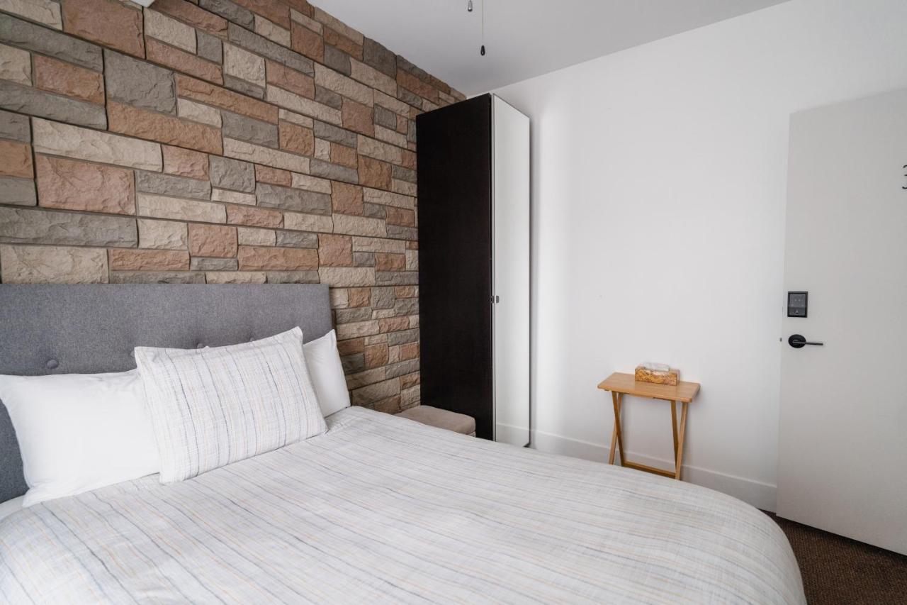Du Village Bbv Bed & Breakfast