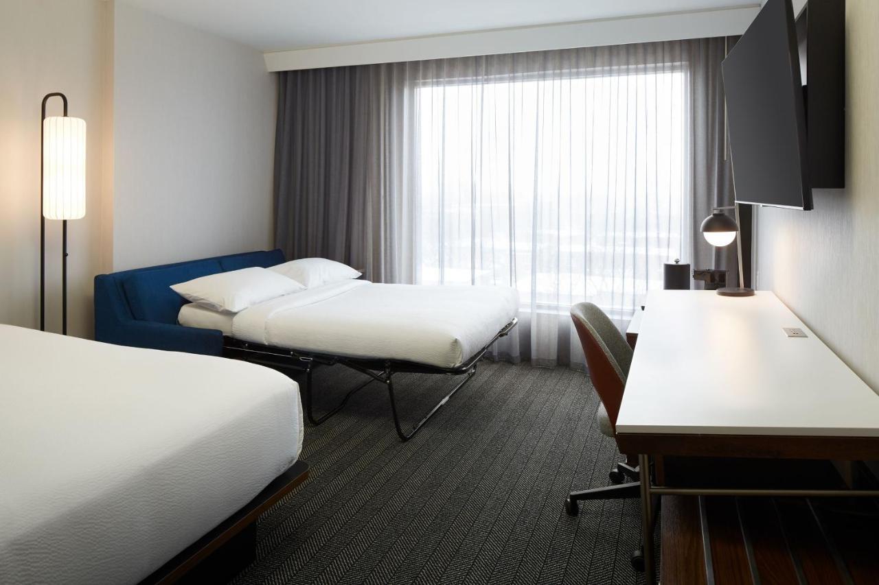 Hotel Courtyard Midtown 4*