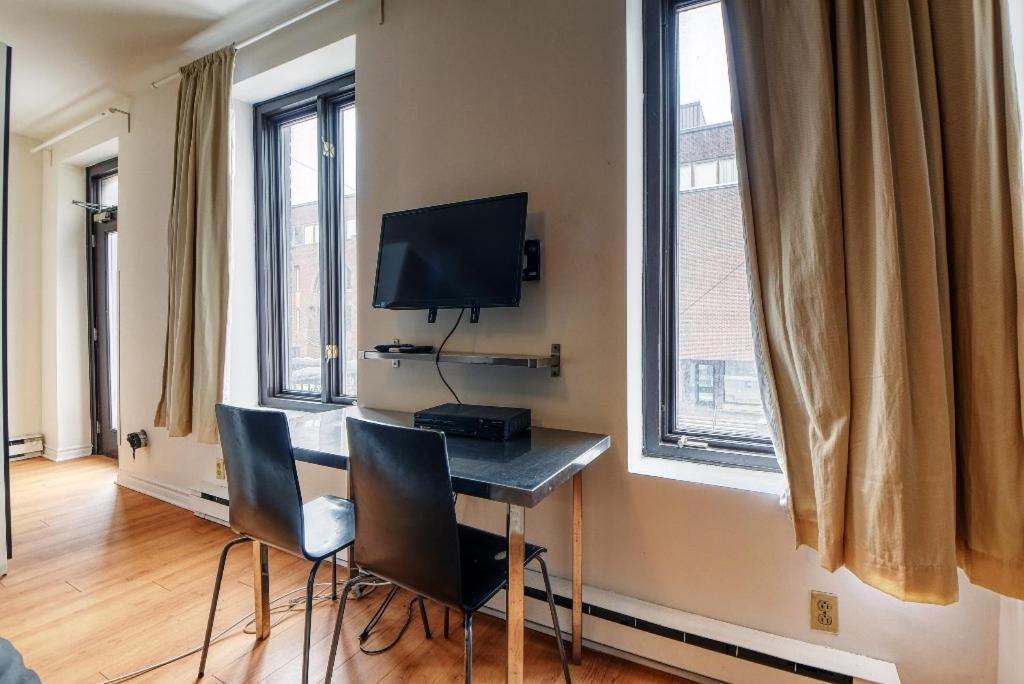 Downtown Apartment *
