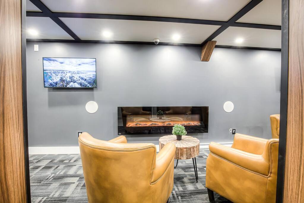 Brand New 2 Bd Modern In Old F2