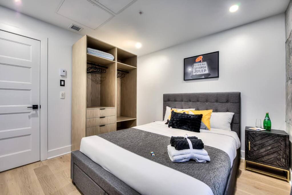 Apartment Brand New 2 Bd Modern In Old F2 Montreal