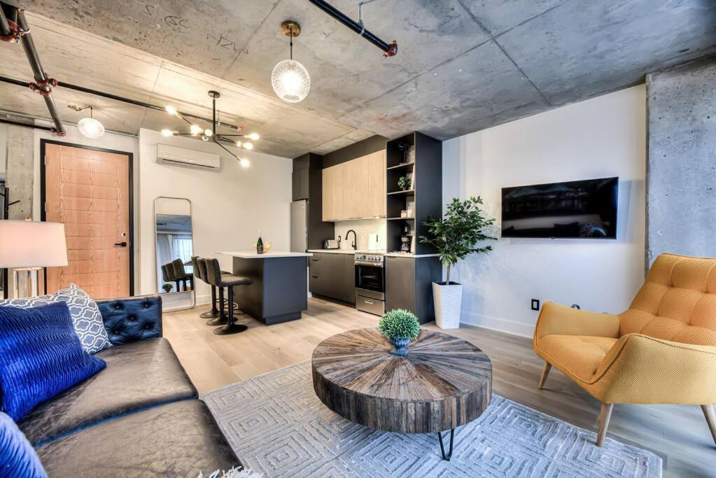 Brand New 2 Bd Modern In Old F2 Apartment *