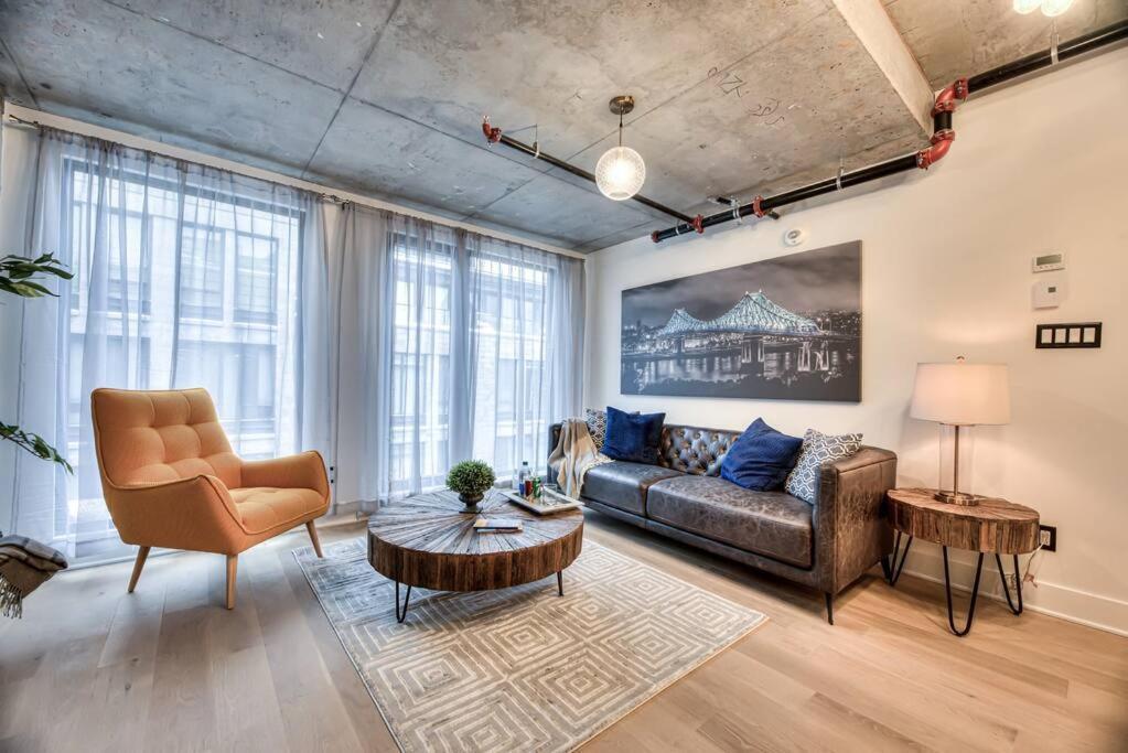 Brand New 2 Bd Modern In Old F2 Apartment *
