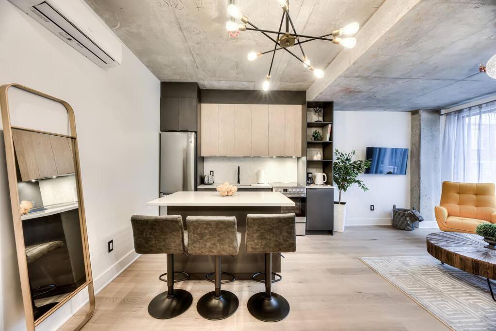 Brand New 2 Bd Modern In Old F2 Apartment