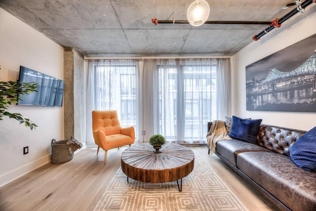 Brand New 2 Bd Modern In Old F2 Montreal