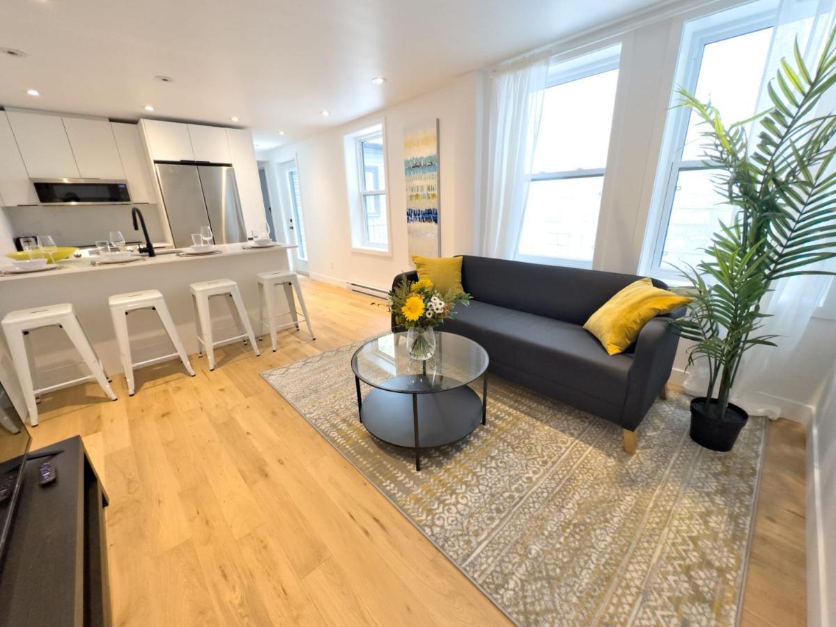 Bright And Large 3 Bedr Downtown 2mins To Metro Apartment Montreal