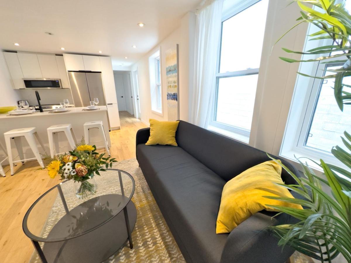 Bright And Large 3 Bedr Downtown 2mins To Metro Apartment Montreal